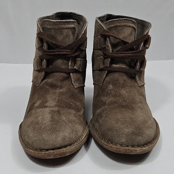 Clarks Artisan Carleta Lyon Mushroom Brown Suede Leather Lace Up Ankle Bootie - Picture 5 of 16